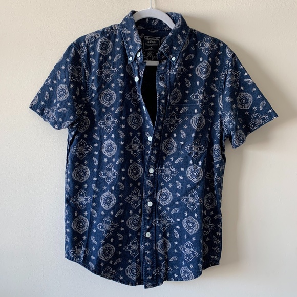 Abercrombie & Fitch Other - A&F Patterned Short Sleeve Button Sz: M